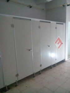 8 Unit Cubicle Toilet PVC Board di El Hotel Banyuwangi